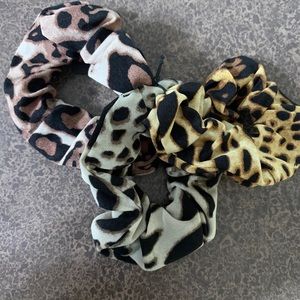BNWT 3 ombré leopard scrunchies